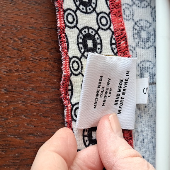 Hand Jive wear art size S handmade in Indiana black and red abstract tunic - Picture 3 of 8